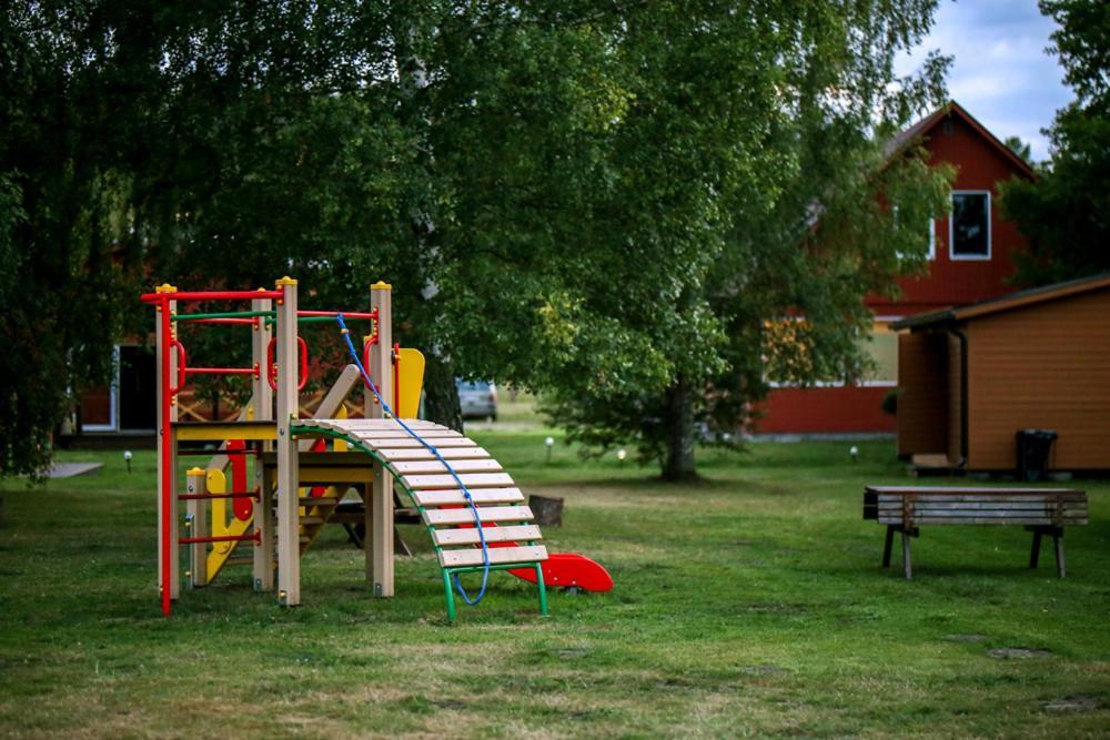 Kempings Stieres Un Majas Virtuve Upesgriva Exterior foto